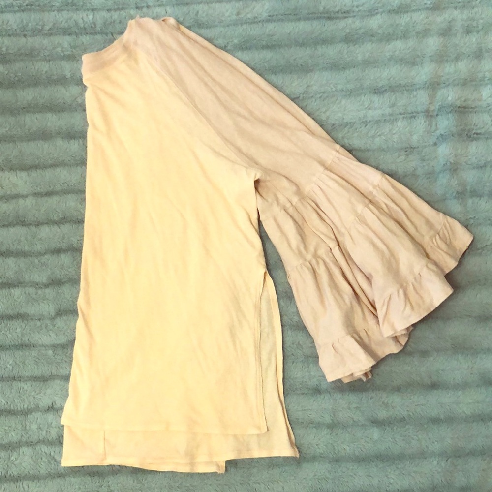 Free People oversized tunic tee w/ ruffled sleeves